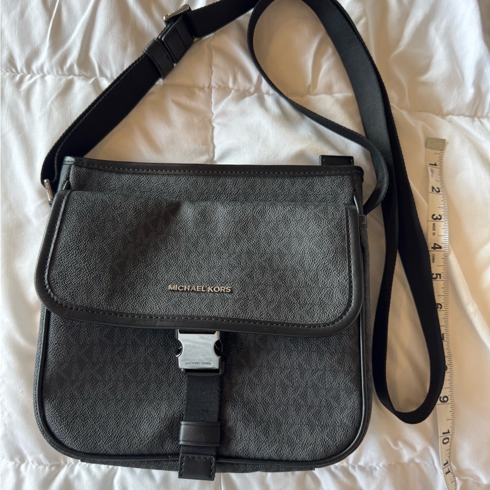 Michael Kors Cooper Crossbody